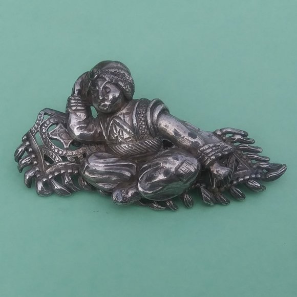 Vintage Alexander Korda 1940s Thief of Bagdad Magic Flying Carpet Pin - Picture 3 of 16